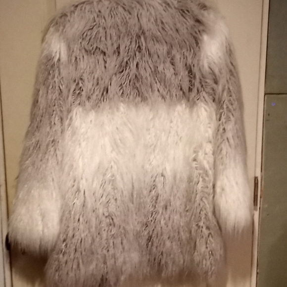 Brand new,, never worn Beautiful shag coat - Picture 2 of 3